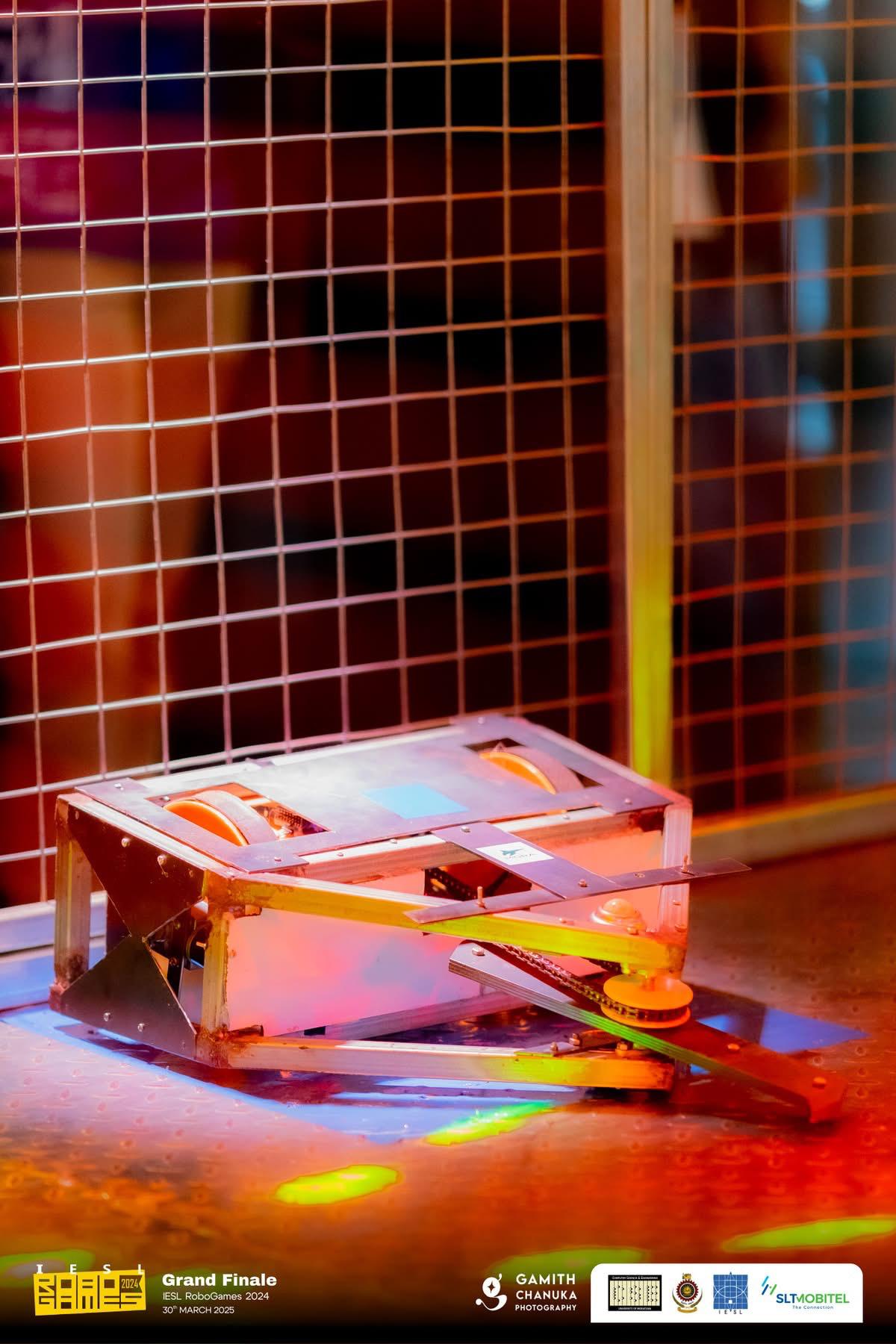 Battlebot: LYNX (1 of 9)